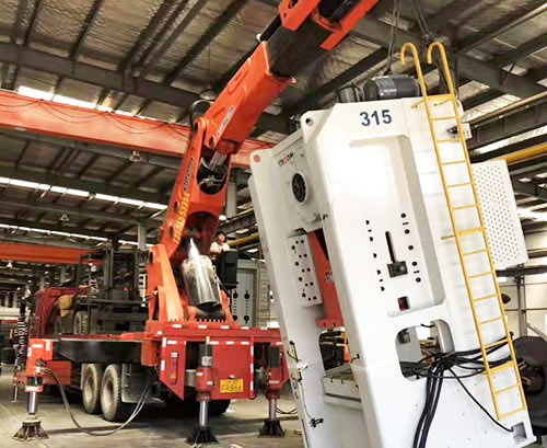 博爱提升工作效率，选择优质折臂吊租赁服务