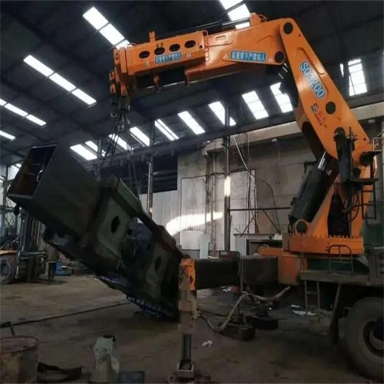 博爱130吨折臂吊车出租吊机租赁附近电话